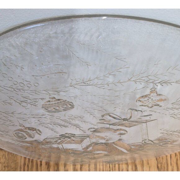 Oval Christmas Glass Platter with Teddy Bear & Gifts Design 13" - Picture 6 of 6